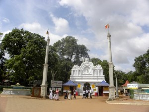 Entrance to Sri Jaya Maha - Anuradhapura (2010)