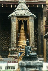 The Laughing Hermit - outside Wat Phra Keow