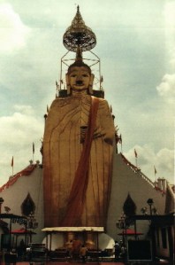 The Standing Buddha of Wat Intharawihan
