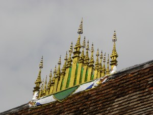 "Do Sa Fan" roof centerpiece - Wat Xieng Thong 
