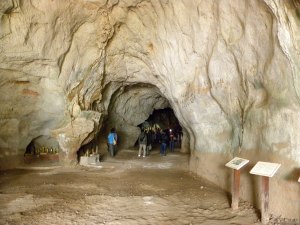 Inside Tham Theung